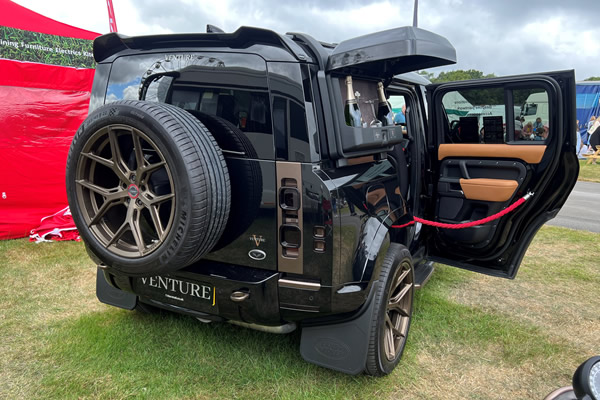 Land Rover Styling Bespoke Paintwork